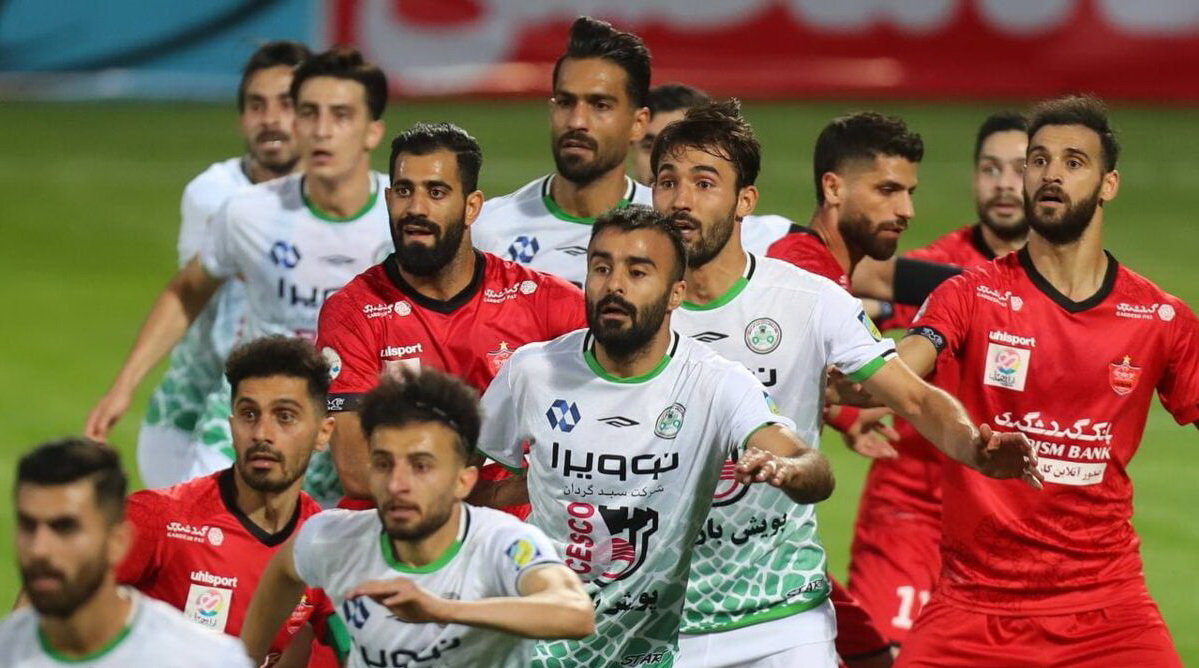 شاهمحمدی: میخواهند هر طور شده سپاهان را قهرمان کنند/ تلاش میکنند پرسپولیس را بزنند