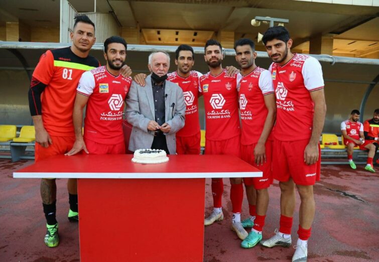 خوردبین: منتظرم قهرمانی پرسپولیس در آسیا را ببینم / با همان بازی منطقی با تاجیکستان می شود الهلال را برد خوردبین: منتظرم قهرمانی پرسپولیس در آسیا را ببینم / با همان بازی منطقی با تاجیکستان می شود الهلال را برد