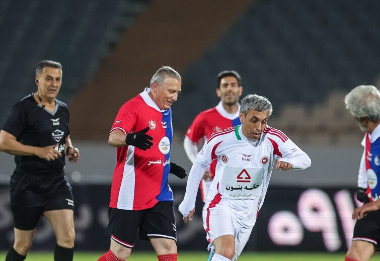 درخشان: نباید باقری را مجبور کنند که سرمربی بماند