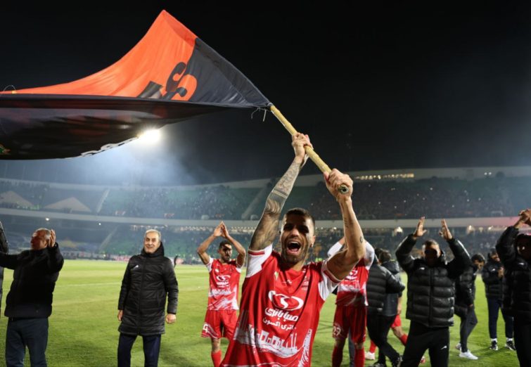 آخرین رکورد هم از دست رفت / پرسپولیس بالاخره، استقلال را کنار زد