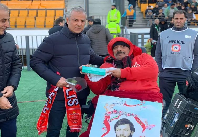 هدیه جانبار پرسپولیسی به کارتال قبل از دربی