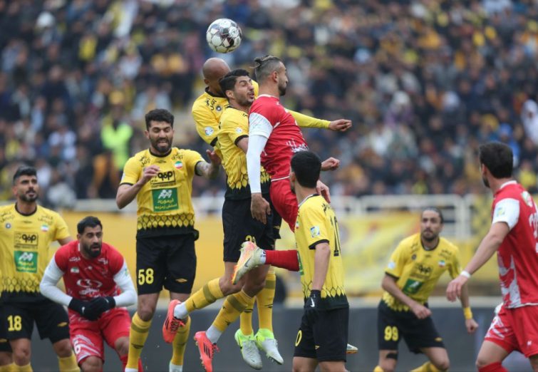 باقری ها: پرسپولیس مقابل سپاهان امتیاز بگیرد امیدهایش برای قهرمانی زنده می‌ماند