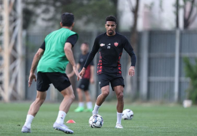 ایوب العملود به تمرینات پرسپولیس برگشت