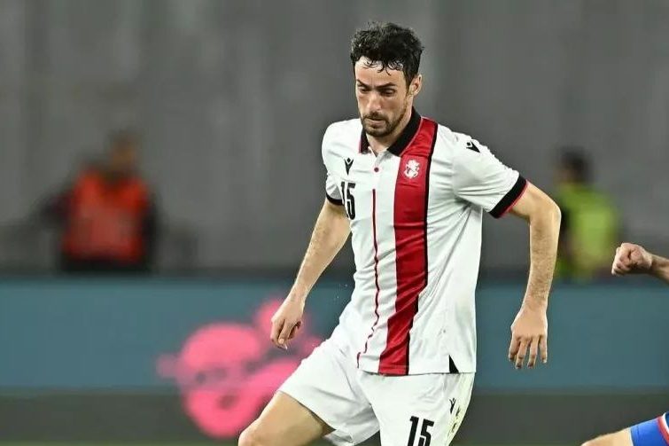 درخشش مدافع مازاد پرسپولیس در اروپا +عکس