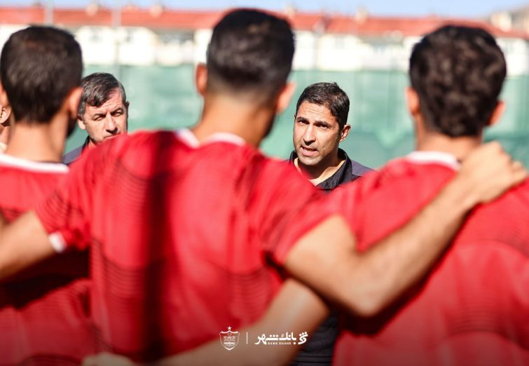 اصلانیان: وزن فنی نیمکت پرسپولیس درحد وسط جدول است/ امیدوارم یک دستیار باتجربه اضافه شود