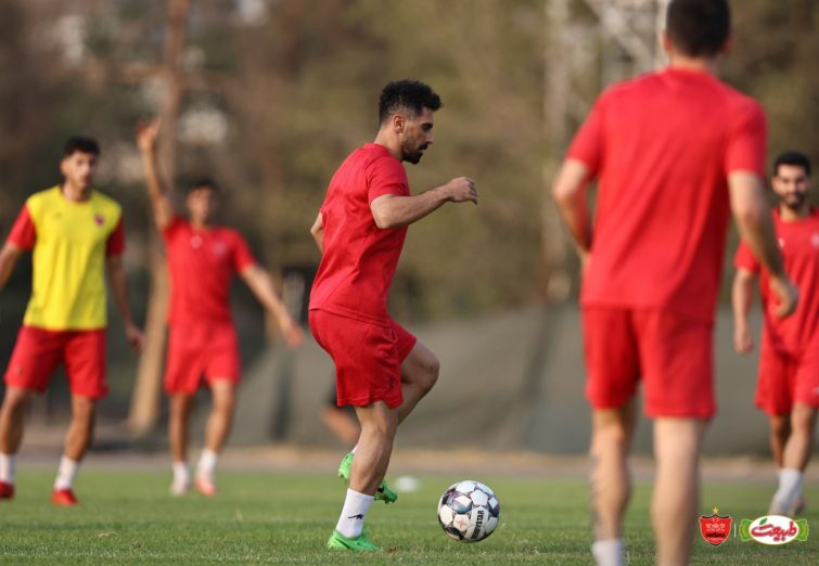 برگزاری دوباره تمرینات پرسپولیس/ حضور ۱۰ بازیکن آکادمی +تصاویر