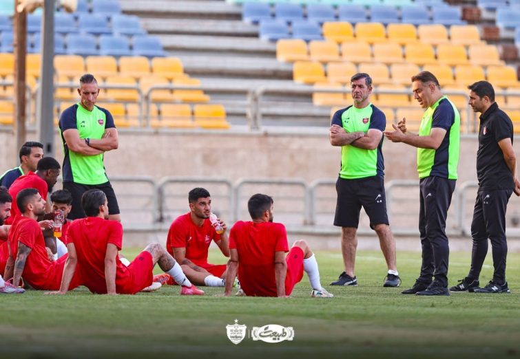 اصلاح قرارداد بازیکنان با چک مالک پرسپولیس/ ۴ بازیکن در اختیار هاشمیان برای هفته دوم