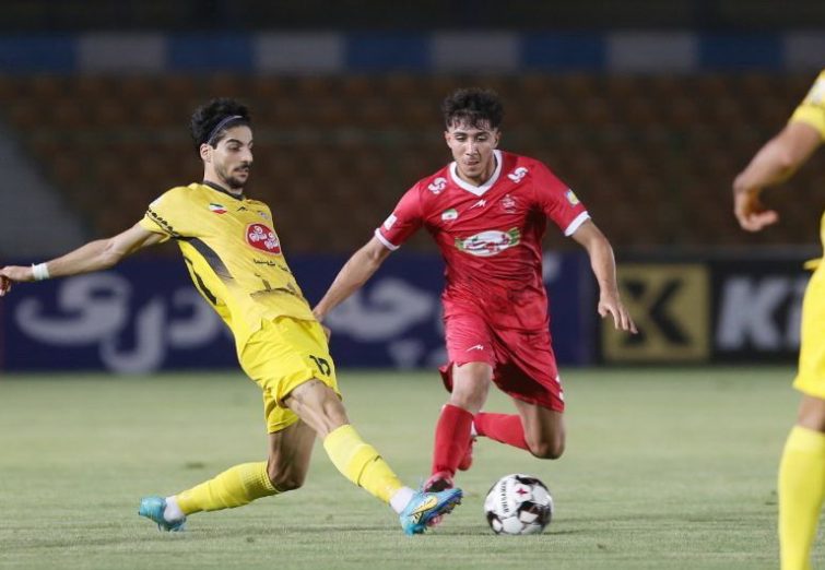 علت عجیب غیبت مدافع پرسپولیس در تمرین علت عجیب غیبت مدافع پرسپولیس در تمرین