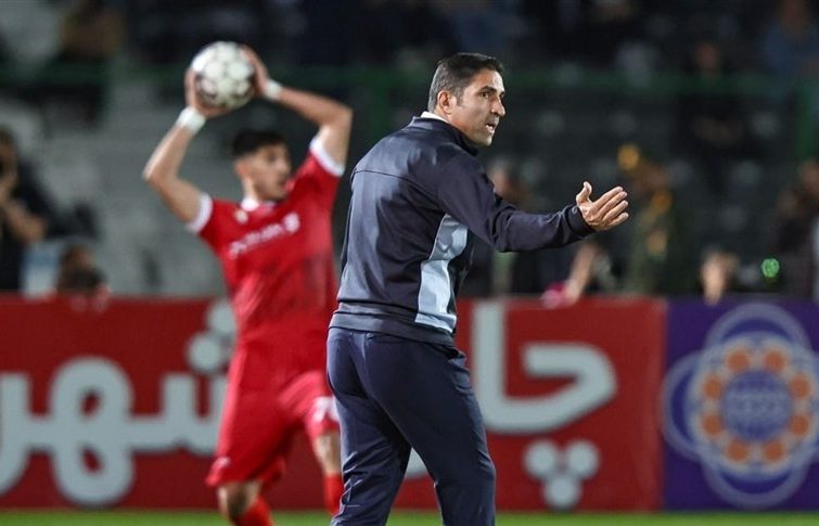 هاشمیان: در ایجاد فرصت گل خیلی خوب عمل کردیم؛ هواداران صبر داشته باشند، روزهای خوب می‌آید/ وقتی چمن نداریم چرا فوتبال بازی می‌کنیم؟!