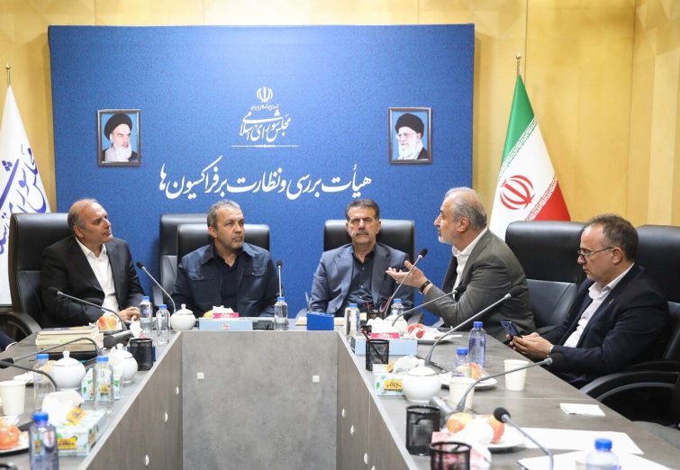 جلسه پرسپولیسی‌ها در مجلس؛ از انتقاد به وزارت ورزش تا وعده ورزشگاه اختصاصی