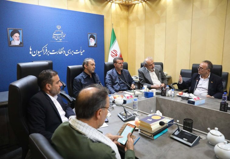 رئیس فراکسیون ورزش: آزادی باید دراختیار پرسپولیس و استقلال قرار گیرد / مطالبه هواداران پرسپولیس مطرح شد رئیس فراکسیون ورزش: آزادی باید دراختیار پرسپولیس و استقلال قرار گیرد / مطالبه هواداران پرسپولیس مطرح شد