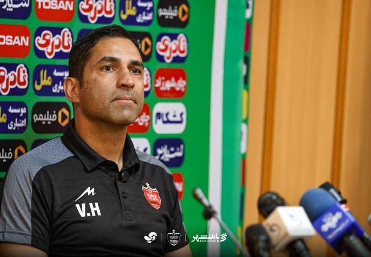 هاشمیان: پرسپولیس از روی احساسات یارگیری نکرده است/ از روند پرسپولیس راضی‌ام