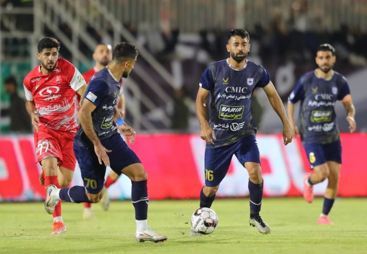 چادرملو برای پرسپولیس تلفات داد