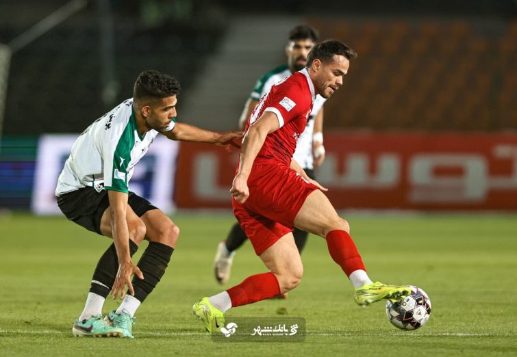 2 بازیکن پرسپولیس و ذوب‌آهن تست دوپینگ دادند/ هاشمیان تشویق شد و دور افتخار زد، ارونوف ناراحت