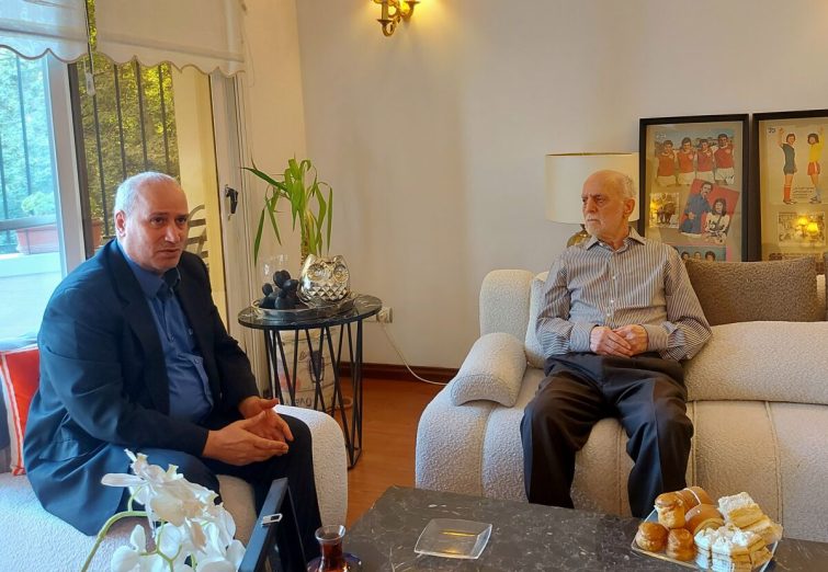 عیادت مهدی تاج از پیشکسوت پرسپولیس +عکس