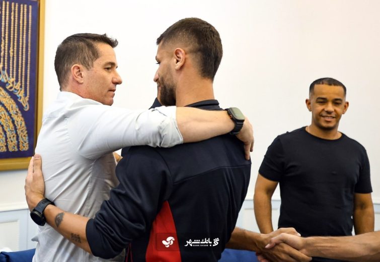 برگزاری جلسه معارفه اوسمار با بازیکنان پرسپولیس +تصاویر