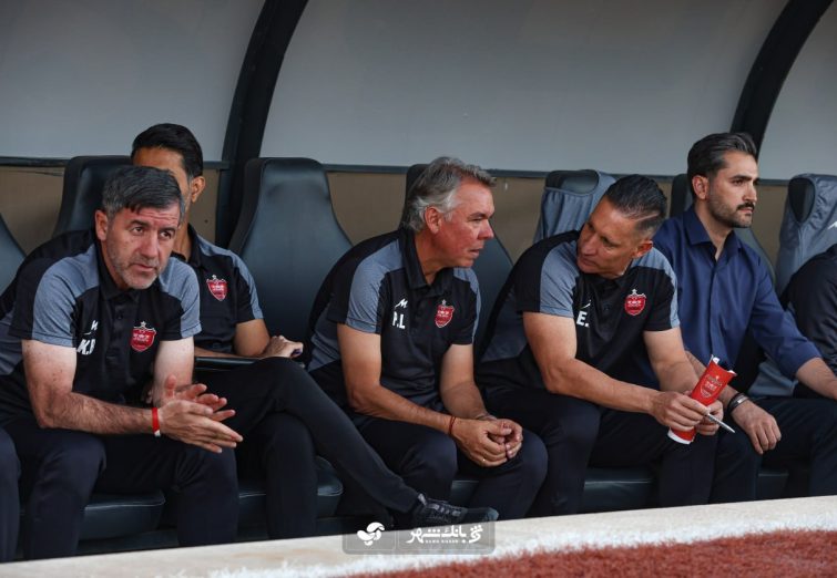 آلوارز در کادرفنی پرسپولیس می‌ماند