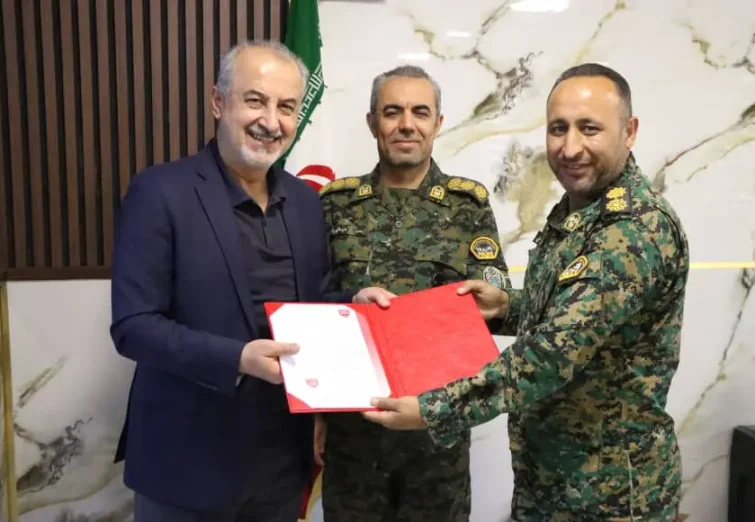مدیرعامل پرسپولیس از فرماندهان یگان ویژه تقدیر کرد مدیرعامل پرسپولیس از فرماندهان یگان ویژه تقدیر کرد