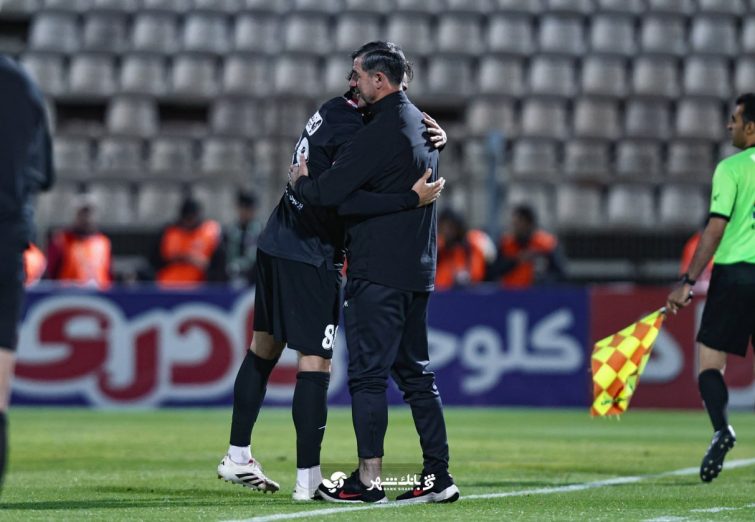 برزگر: آقاکریم عامل عبور از بحران‌هاست / اوسمار با یک برد به کورس برمی‌گردد