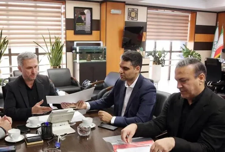 دیدار مدیران باشگاه پرسپولیس با شهردار منطقه ۵