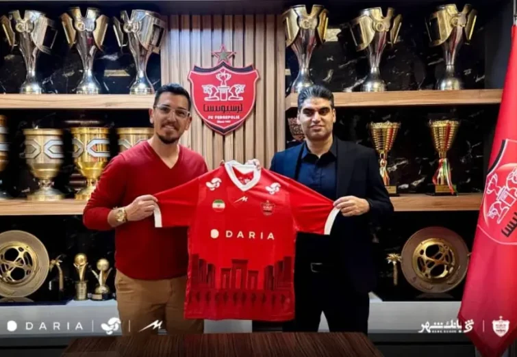 «جولیانو والیم» با پرسپولیس قرارداد بست «جولیانو والیم» با پرسپولیس قرارداد بست