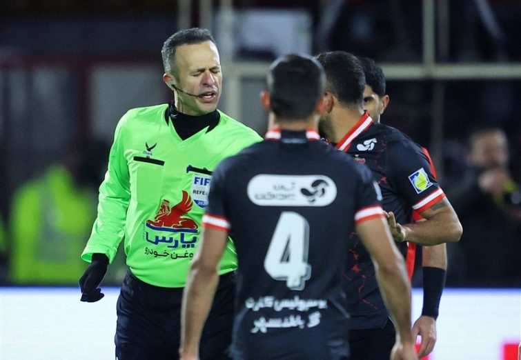 کارشناس داوری دیدار تراکتور - پرسپولیس/ پنالتی باید تکرار میشد؟ کارشناس داوری دیدار تراکتور – پرسپولیس/ پنالتی باید تکرار میشد؟