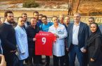 عیادت مدیرعامل و سرمربی پرسپولیس از بیماران سرطانی