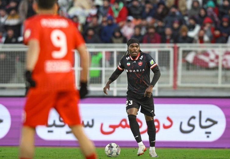 دلیل عصبانیت اوسمار از بازیکن پرسپولیس مشخص شد دلیل عصبانیت اوسمار از بازیکن پرسپولیس مشخص شد