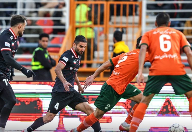 اصلانیان: پیراهن پرسپولیس برای برخی بازیکنان گشاد است/پول باشگاه برای اوریه هدر رفت