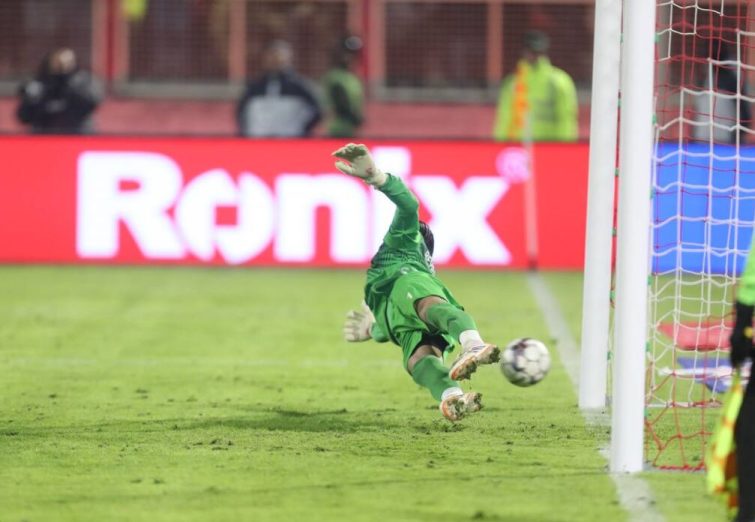 سندی که نشان می‌دهد بیرانوند خطا کرد؛ پنالتی باید تکرار می‌شد +عکس