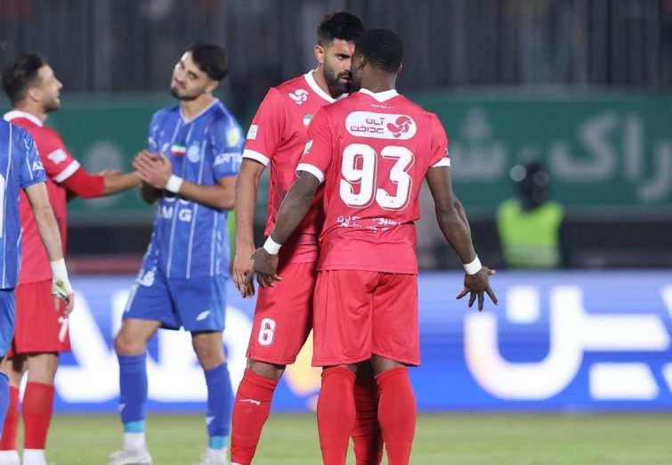 پرسپولیس به دنبال شکایت از مهاجم استقلال پرسپولیس به دنبال شکایت از مهاجم استقلال
