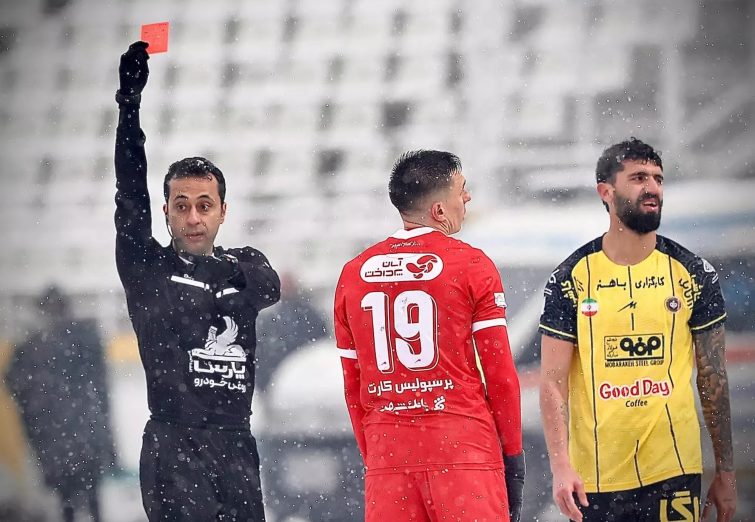 مهاجم پرسپولیس مقابل فولاد محروم شد