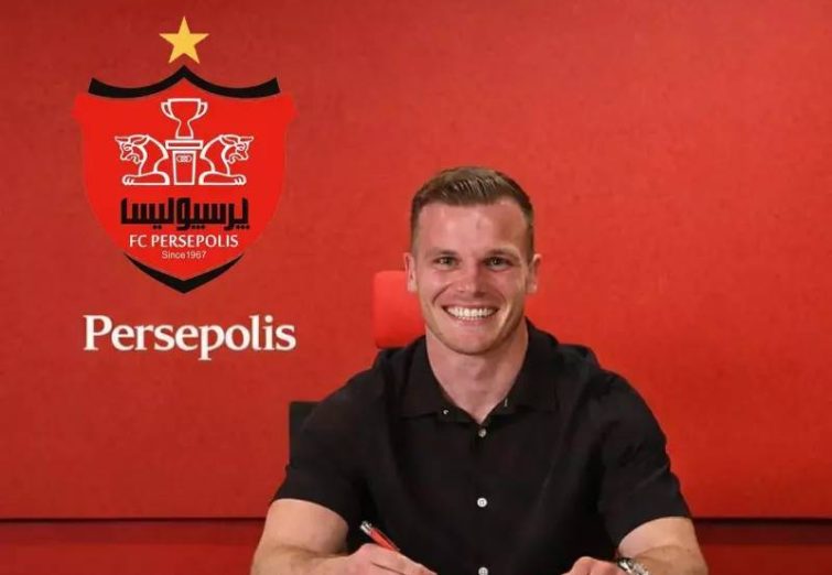 تلاش پرسپولیس برای حضور دفاع راست خارجی مقابل سپاهان