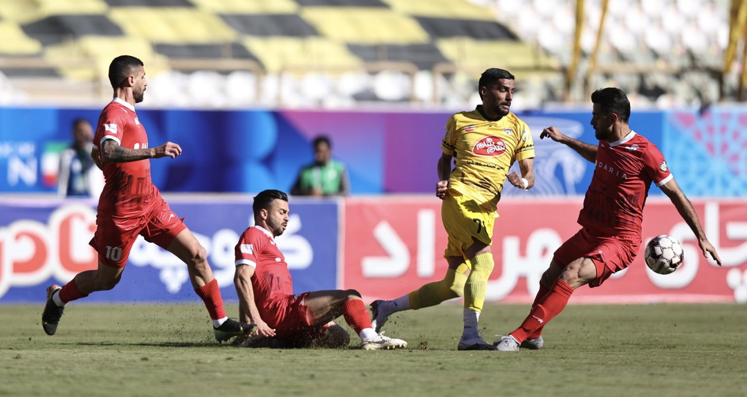 خلاصه بازی: فجرسپاسی 2-1 پرسپولیس