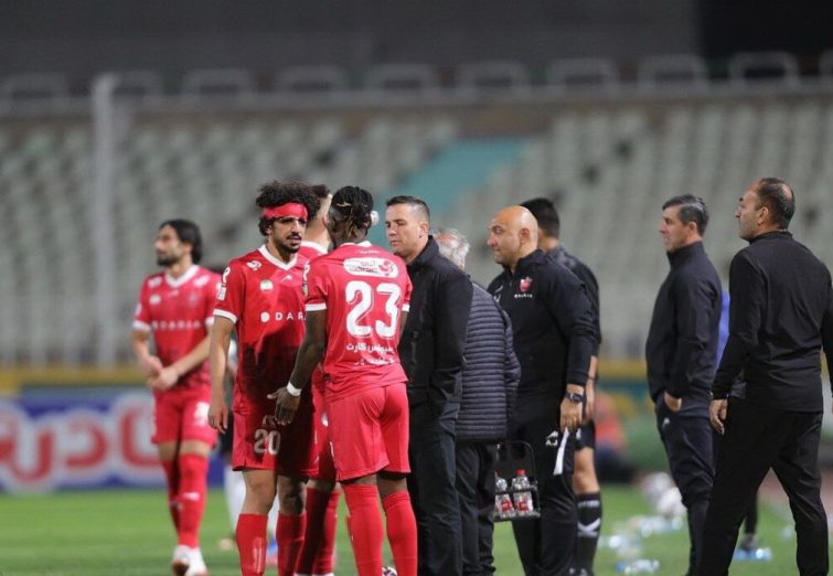 پیشکسوت پرسپولیس: به جای فوتبال دنبال تیله‌بازی بروید