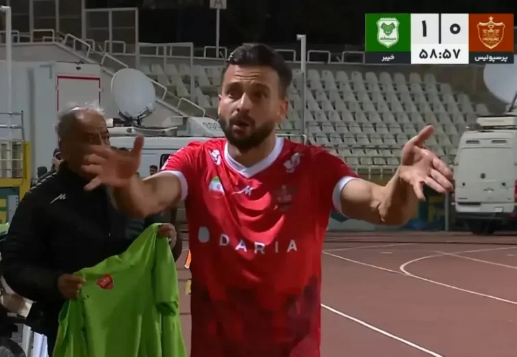 واکنش سروش به درگیری با اوسمار پس از تعویض واکنش سروش به درگیری با اوسمار پس از تعویض