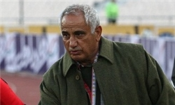 شرفی: رفتن رویانیان به ضرر فوتبال است شرفی: رفتن رویانیان به ضرر فوتبال است