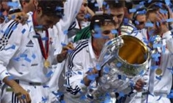 رائول و اینیستا در کنار دلپیرو، آنری، بکام و جرارد رائول و اینیستا در کنار دلپیرو، آنری، بکام و جرارد