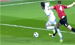 پنالتی روی دی ماریا گرفته نشد/ کرنر اشتباه منجر به گل منچستر شد پنالتی روی دی ماریا گرفته نشد/ کرنر اشتباه منجر به گل منچستر شد