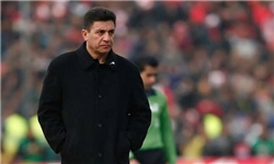 قلعهنویی: 3،2 بازیکن ما در اندازههای خود ظاهر نشدند/ دوست داشتم دربی برنده داشته باشد