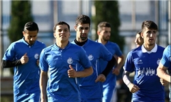 گزارش تمرین استقلال / اشتباه هواداران و تشویق بازیکن پرسپولیس! گزارش تمرین استقلال / اشتباه هواداران و تشویق بازیکن پرسپولیس!