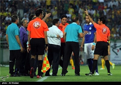 اصفهانیان: فغانی محروم نیست، به او استراحت دادهایم / برای اعاده حیثیت پیگیر شکایت از استقلال خواهیم بود اصفهانیان: فغانی محروم نیست، به او استراحت دادهایم / برای اعاده حیثیت پیگیر شکایت از استقلال خواهیم بود