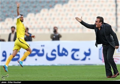 فرهاد کاظمی از سرمربی گری راه آهن اخراج شد