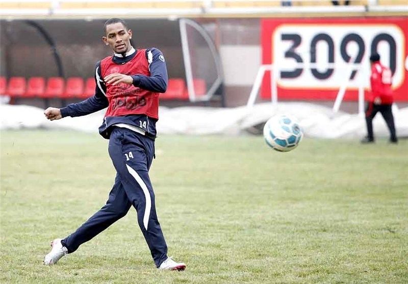 بنسون در تست پزشکی ذوب آهن شرکت کرد